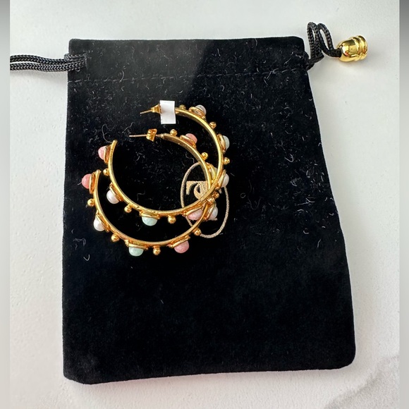 SYLVIA TOLEDANO
Petite Candy Pastel Hoop Earrings - Picture 4 of 4